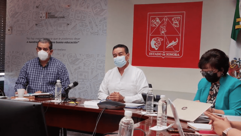 Las autoridades educativas de la entidad mencionaron que entre las medidas importantes se encuentra el uso de cubrebocas, dar mayor uso a espacios abi