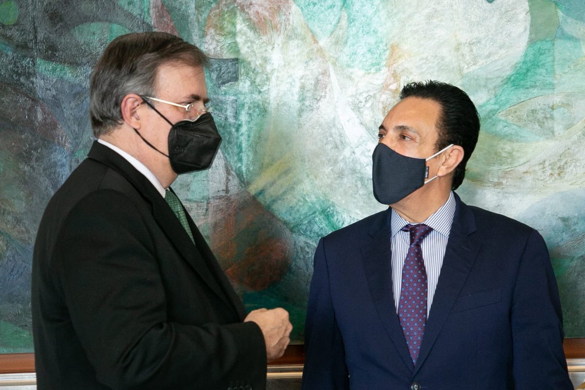 El canciller Marcelo Ebrard con el gobernador Omar Fayad. (Especial)