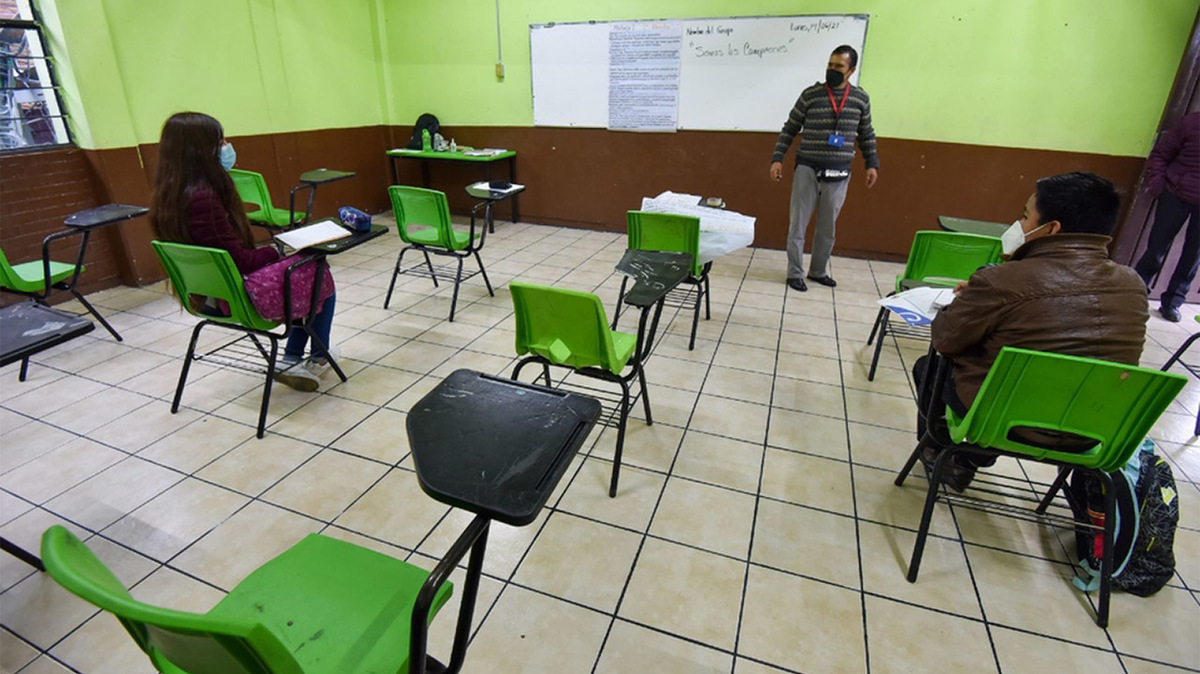 En Guanajuato maestros no duplicarán turnos en regreso a clases