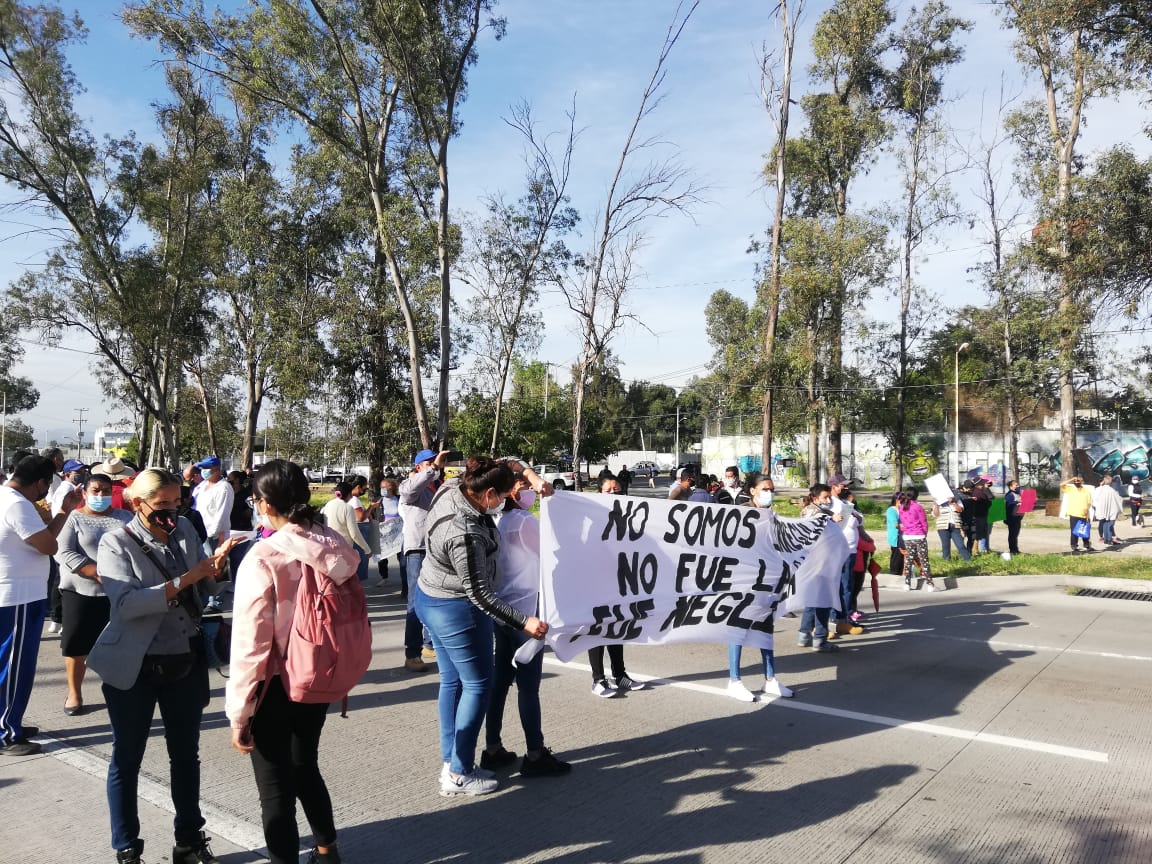 Por lo menos una hora duró cerrada la vialidad de Periférico Norte. (Josefina Ruíz)