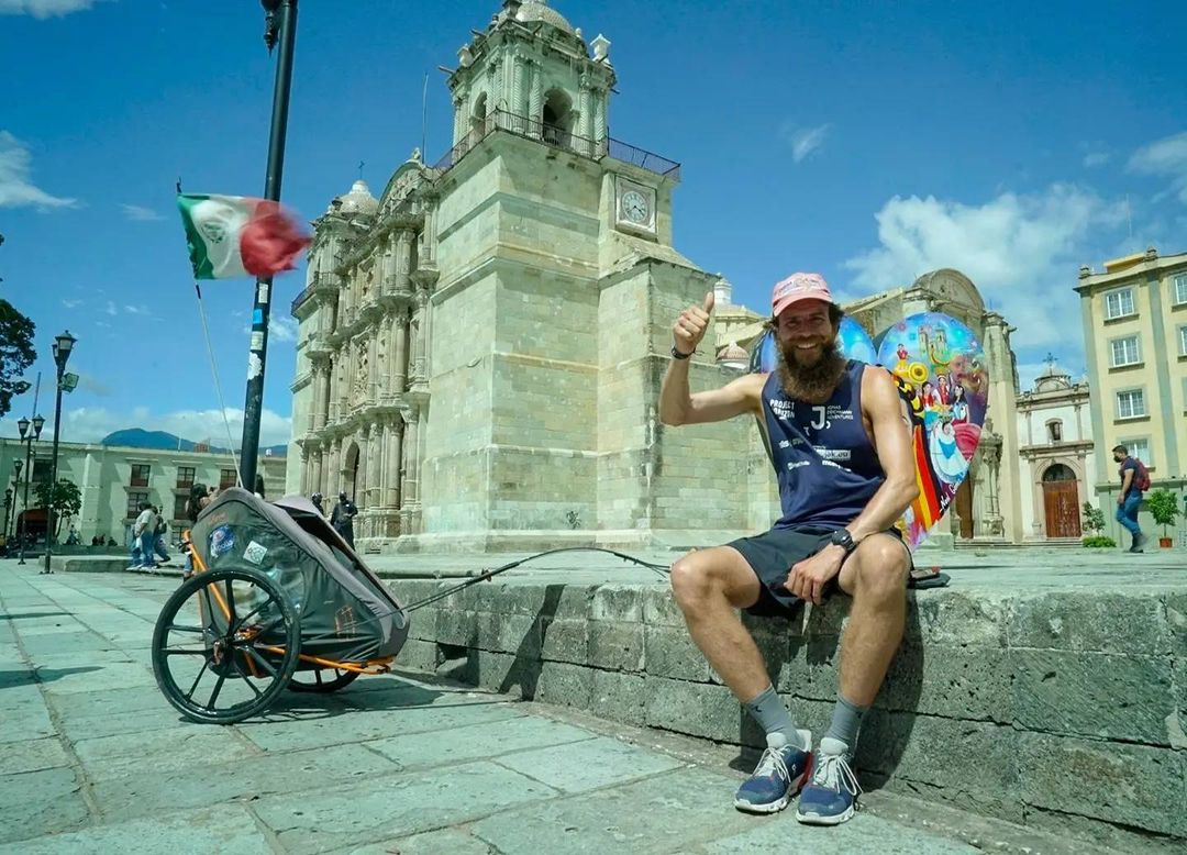 Jonas Deichmann dijo que su paso por México ha sido seguro. (Instagram)