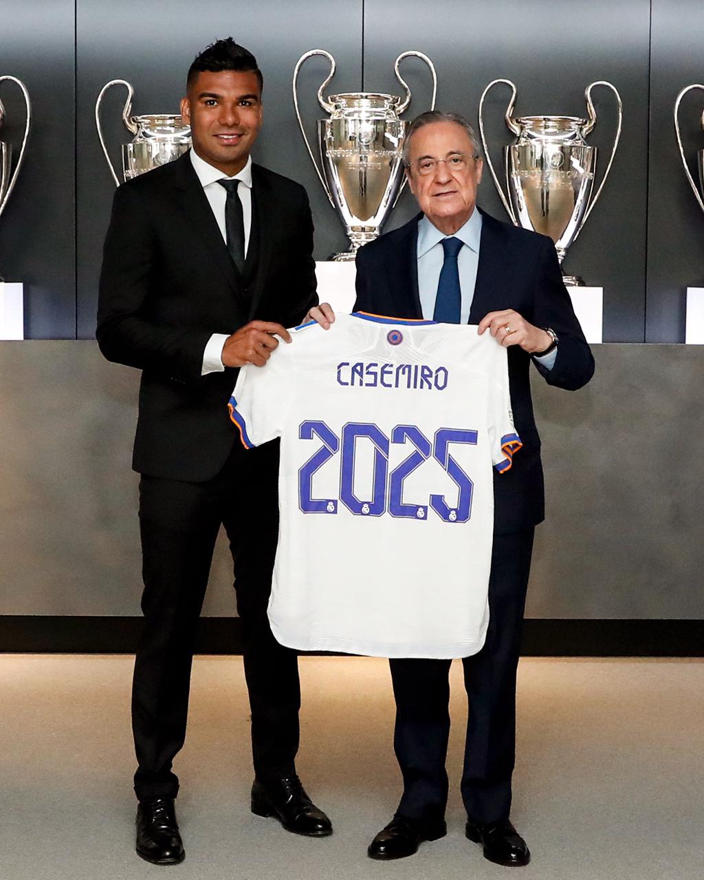 Casemiro extiende su relación con el Real Madrid ( Twitter @realmadrid)