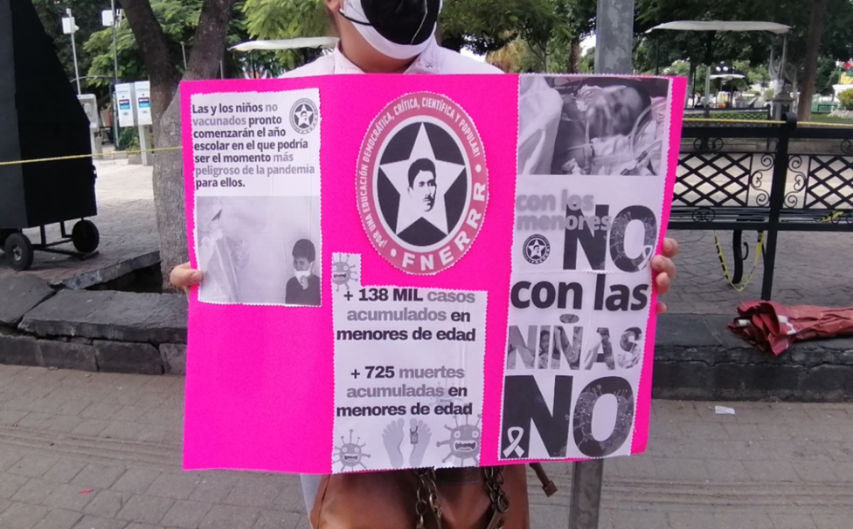 Estudiantes de Tehuacán piden que se agilice la vacunación anticovid. (Apolonia Amayo)