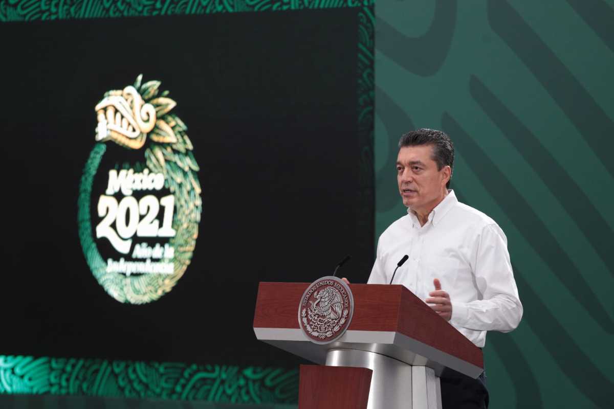El gobernador Rutilio Escandón aseguró que se ha trabajado en las escuelas para que reciban a los alumnos. (Jesús Quintanar)