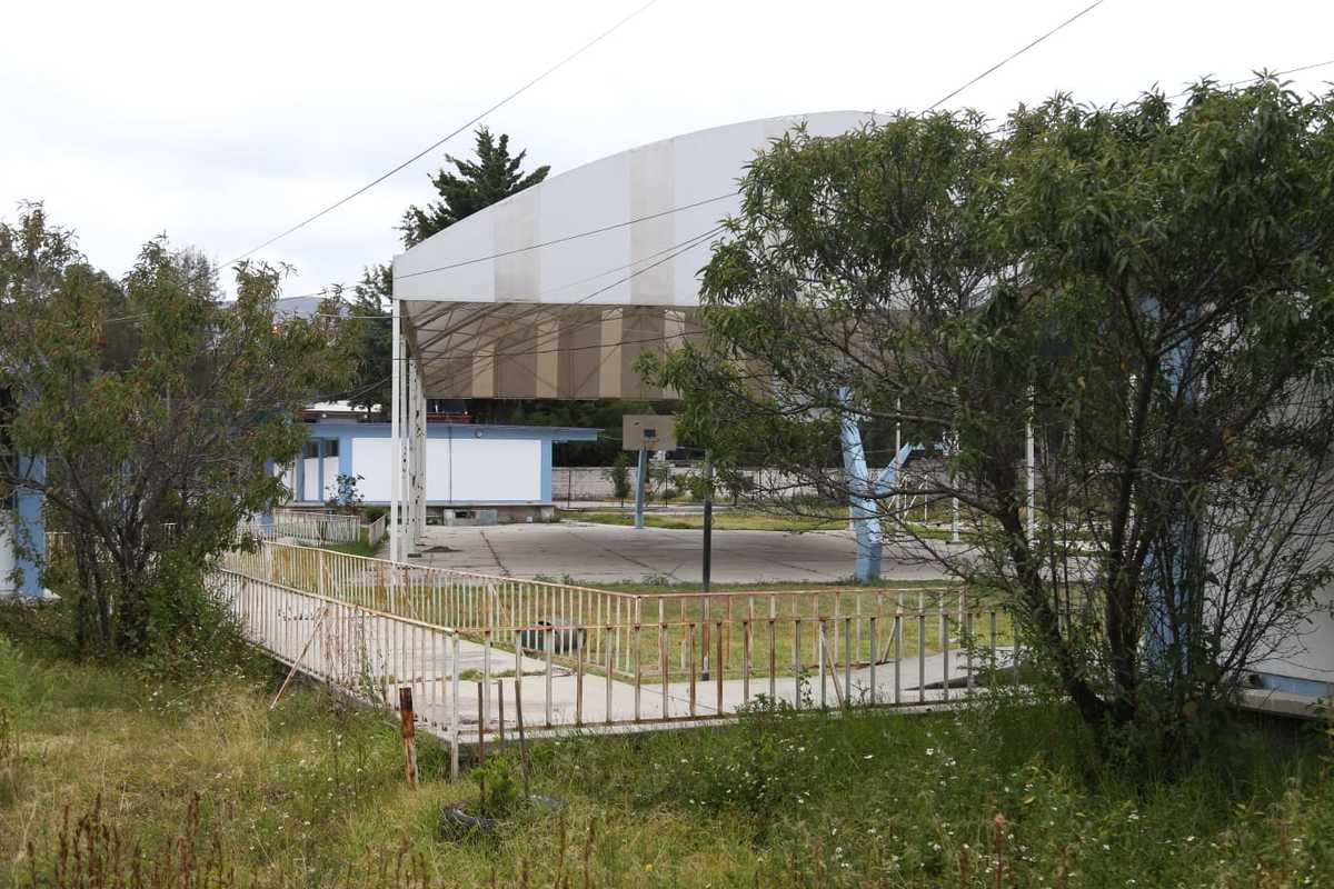 Escuelas lucen descuidadas, no han tenido mantenimiento. (Jorge Sánchez)