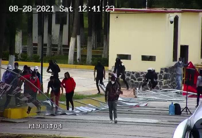 Manifestantes ingresaron a las instalaciones del Mexe y la UPFIM en Hidalgo. (Especial)
