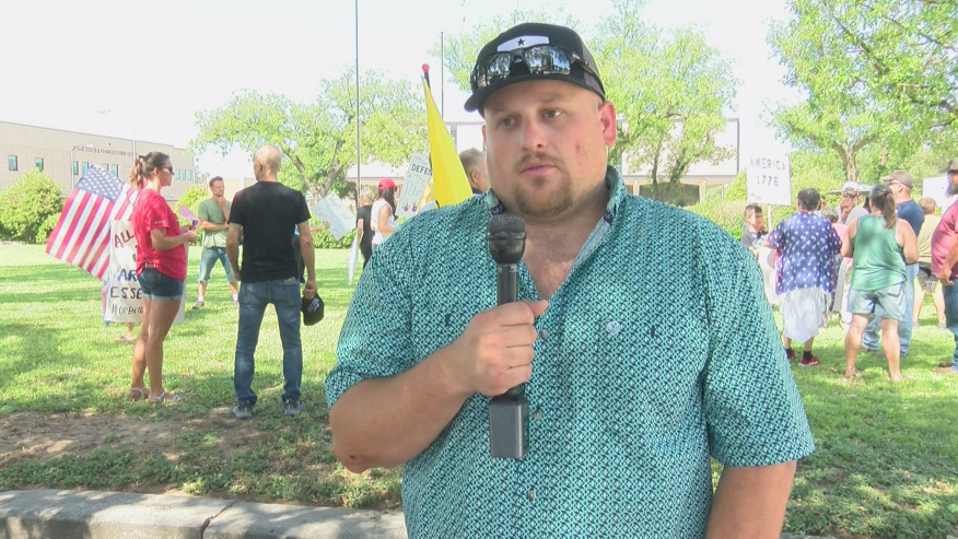 Caleb Wallace, líder contra el uso de cubrebocas en Texas. | Publicado por WNCT