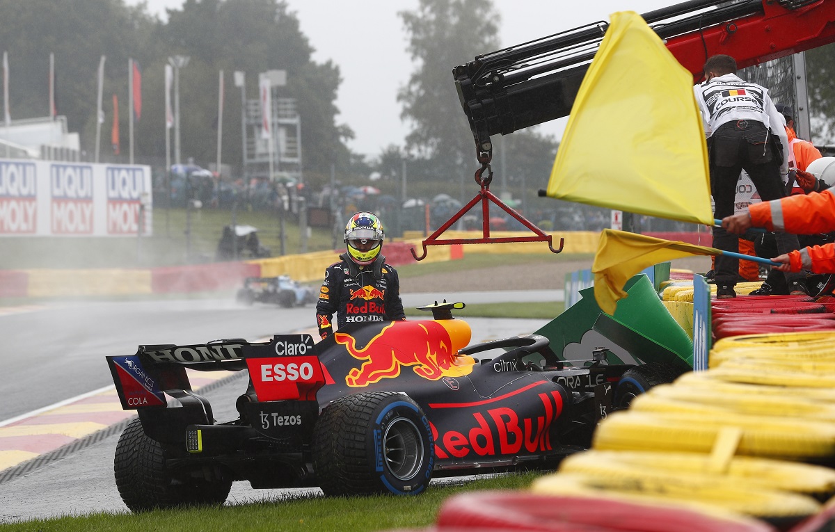 Sergio Pérez tras su accidente en el GP de Bélgica (AP)