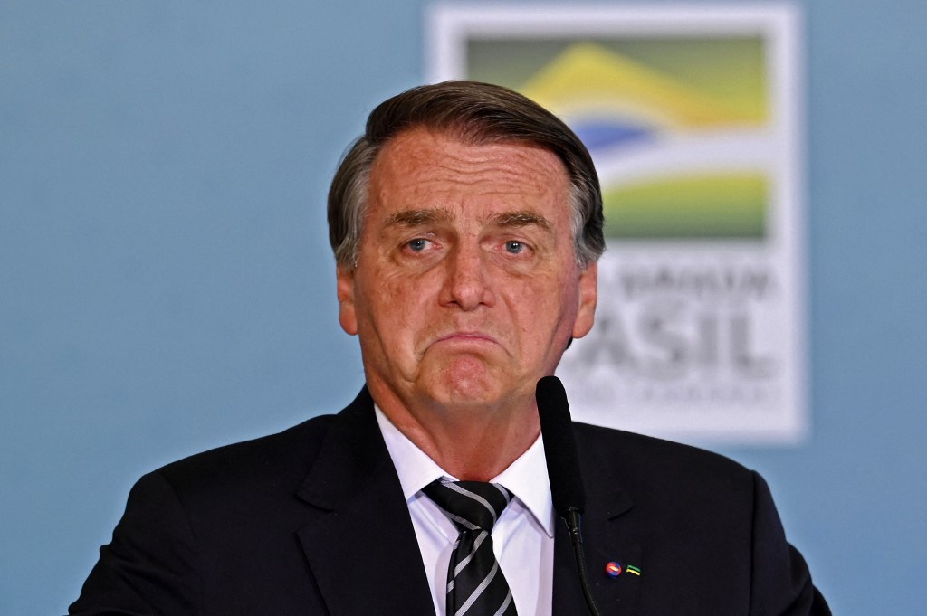 Jair Bolsonaro se a visto criticado por su apoyo a Trump y sus actividades extractivas en áreas protegidas. (AFP)