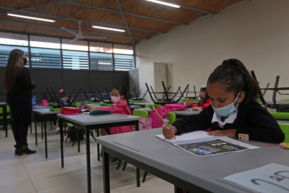 Más de 13 mil planteles retoman clases presenciales en Jalisco (Fernando Carranza)