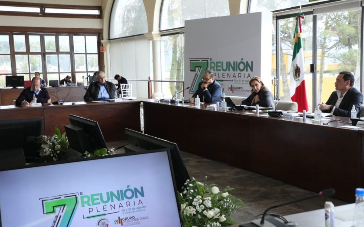 Los senadores tuvieron una reunión con los ex consejeros electorales Benito Nacif y Marco Baños. | Especial