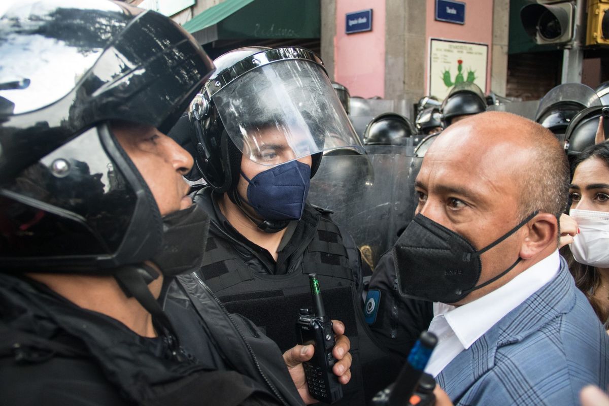 Unión de alcaldes de la Ciudad de México se enfrentaron con policías de la SSC | Cuartoscuro