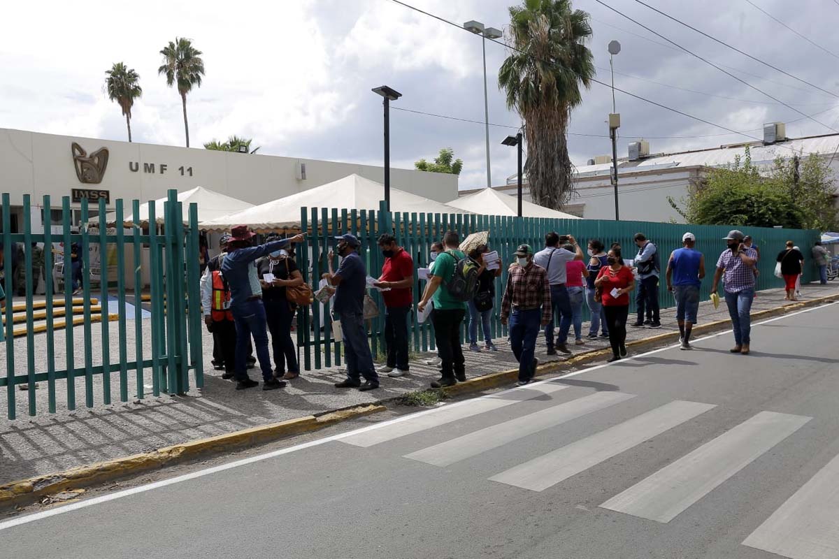 Vacunación en Lerdo. (Manuel Guadarrama)