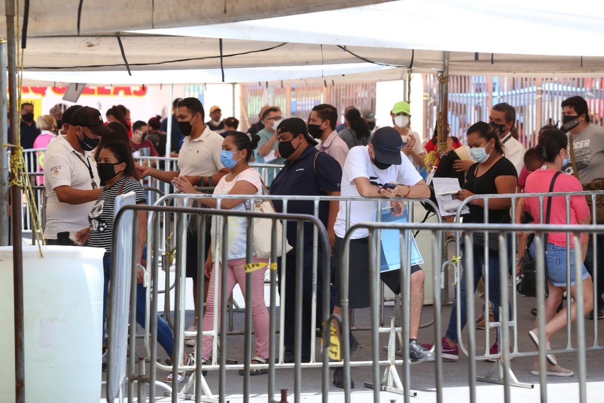 Vacunarán contra covid en Monterrey a mayores de 18 años del 2 al 6 de septiembre. Foto: Raúl Palacios