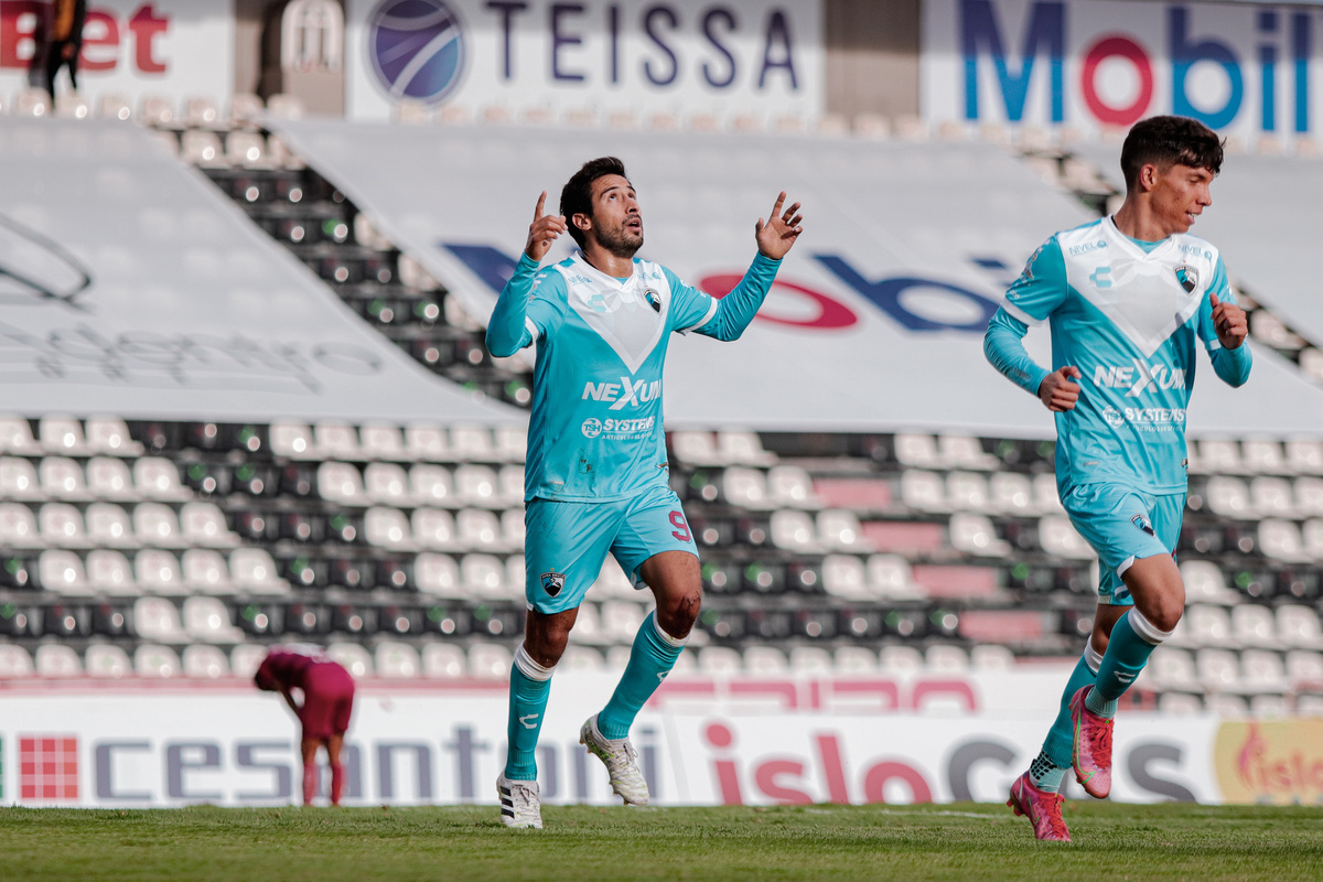 Edú Pérez se estrenó con la Jaiba Brava en la victoria ante Mineros.