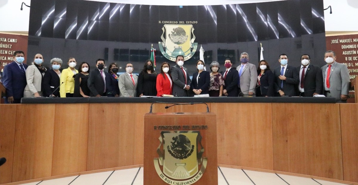 Los integrantes de la XVI Legislatura del Congreso del Estado de BCS tomaron protesta por los cargos para los que fueron electos el pasado 6 de junio.