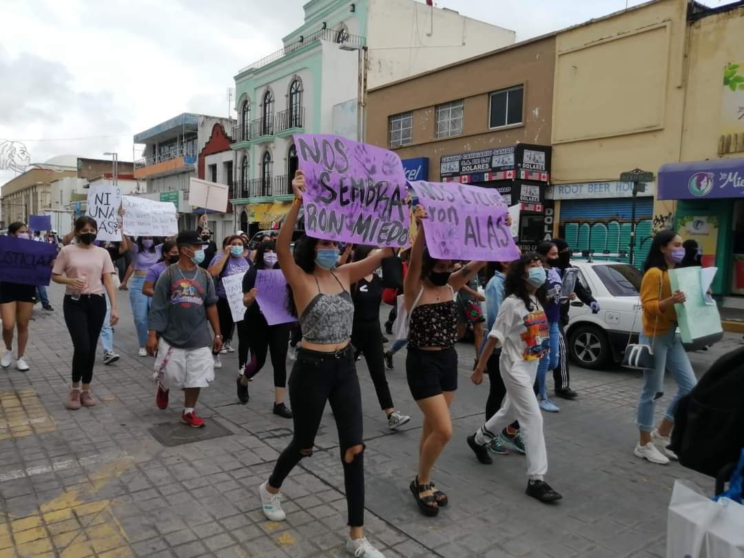 Se realizó una manifestación por el asesinato de la maestra Érendira en Nayarit. (Especial)