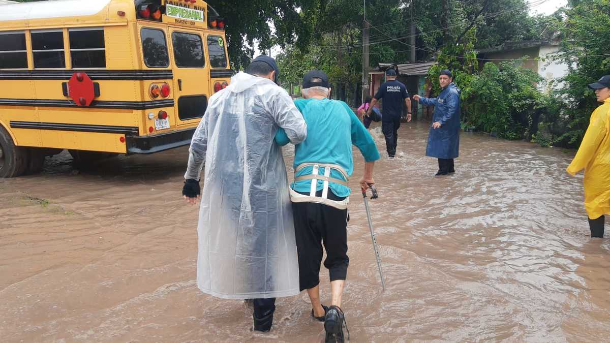 Se reportaron algunas inundaciones en el estado. (Leticia Acosta)