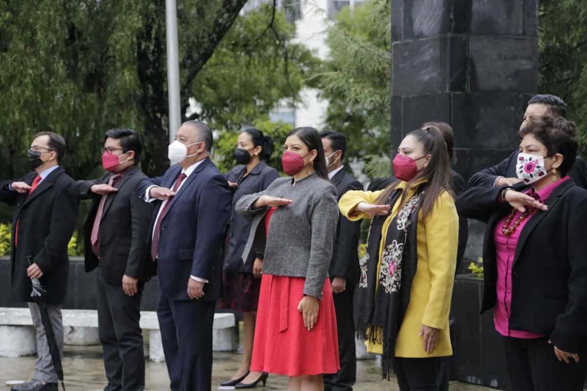 Autoridades municipales de Puebla encabezan ceremonia por inicio de mes patrio. (Andrés Lobato)