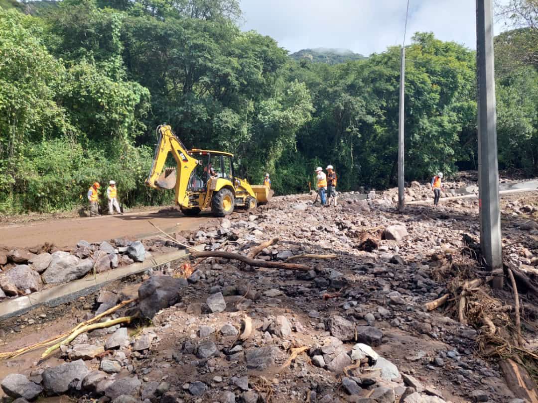 Casas y carreteras afectadas tras paso de Nora por San Gabriel. (Karla Rodríguez)