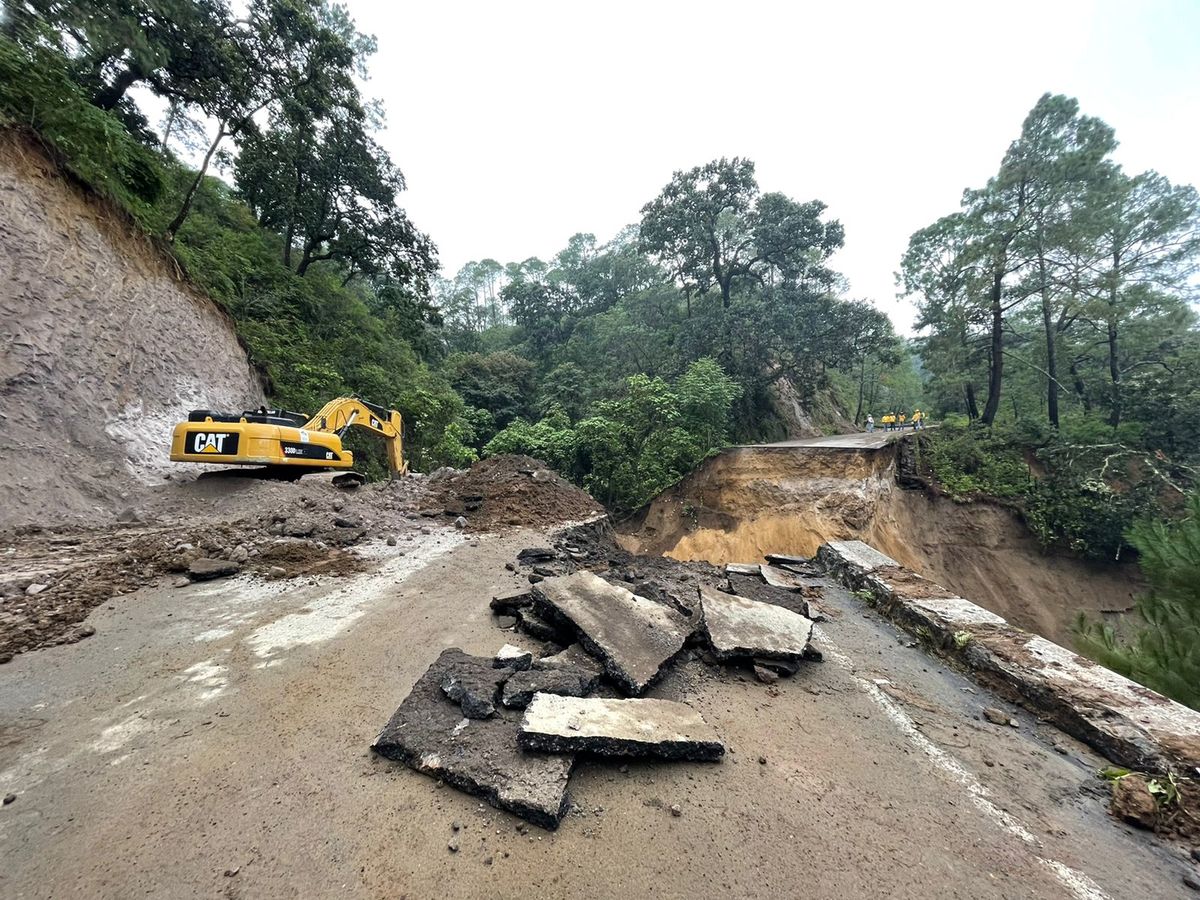 Colapso de carretera El Grullo a Ciudad Guzmán en Jalisco (Karla Victoria Rodríguez)