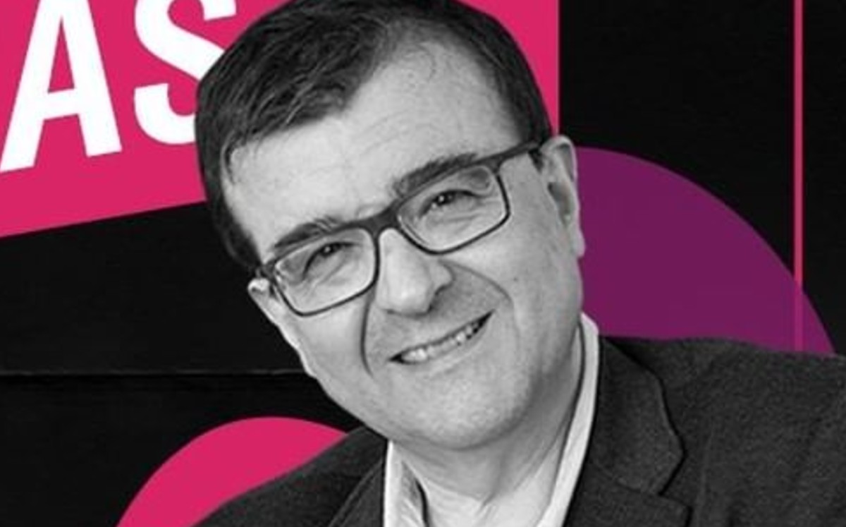 El español sostuvo una conversación con el escritor mexicano Emiliano Monge. (Instagram)