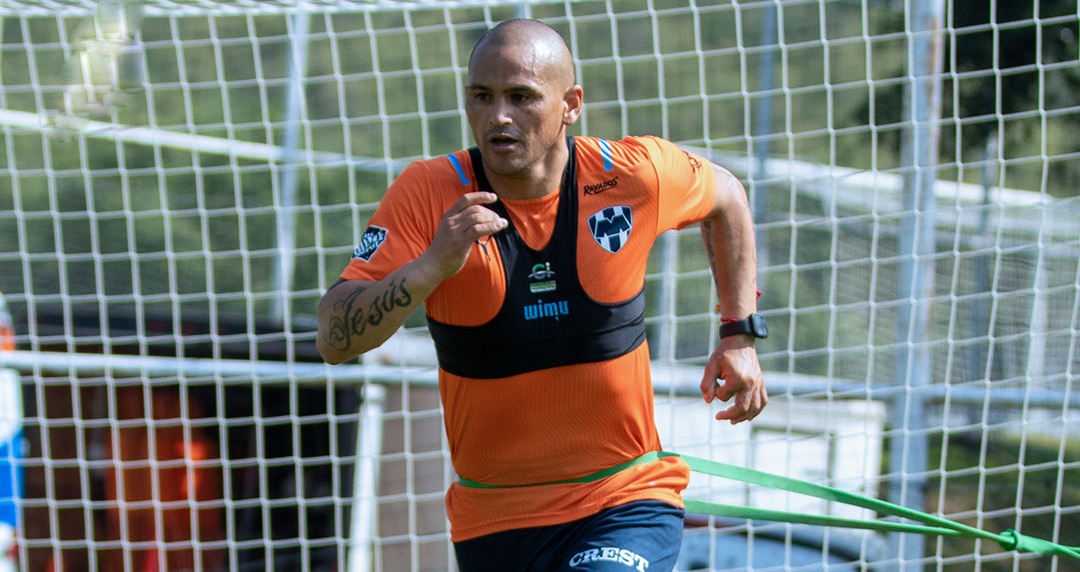 Humberto Suazo, delantero de Raya2 Expansión.