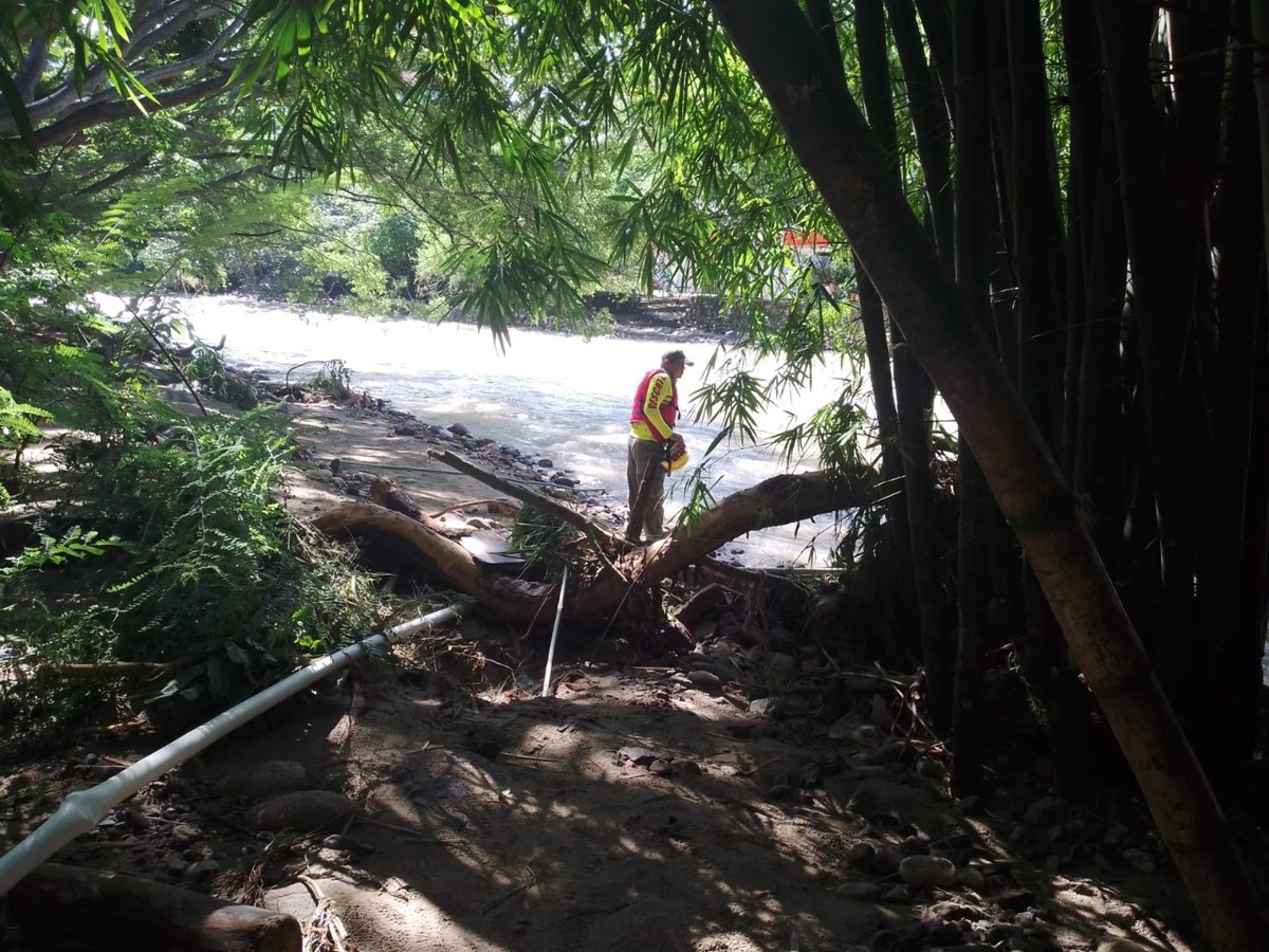 La mujer fue arrastrada por la corriente del Río El Cuale en Puerto Vallarta. (Cortesía)