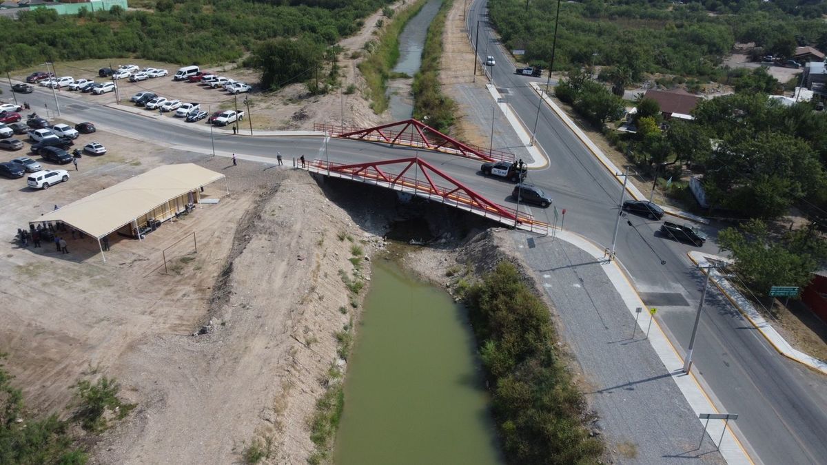 Se trata de cuatro puentes vehiculares y peatonales. (Especial)