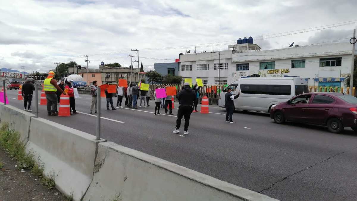 La protesta inició alrededor de las 14:00 horas.
