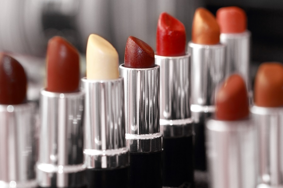 Línea de producción de labiales. (Shutterstock)