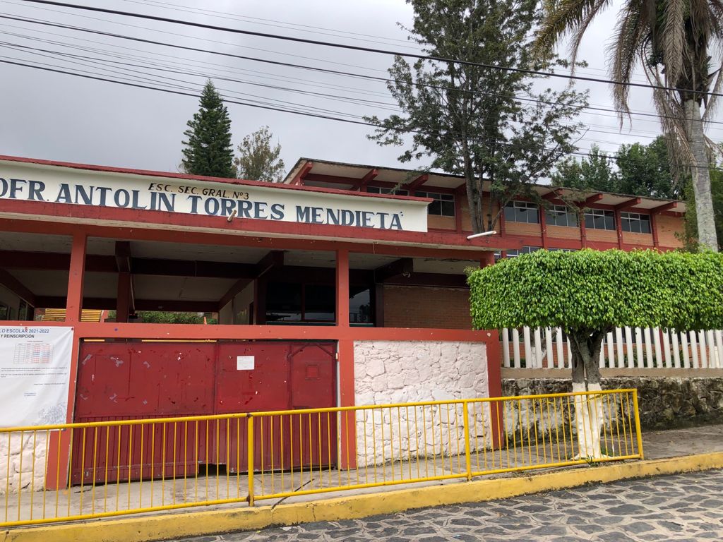 La maestra del turno vespertino había apoyado el lunes pasado en el filtro sanitario para el ingreso de los alumnos al plantel.