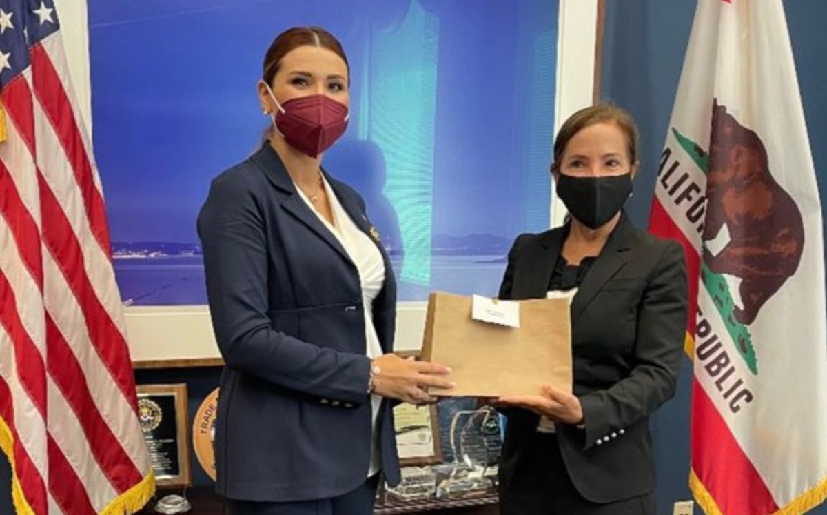 Marina del Pilar se reunió con la vicegobernadora de California, Elena Kounalakis.