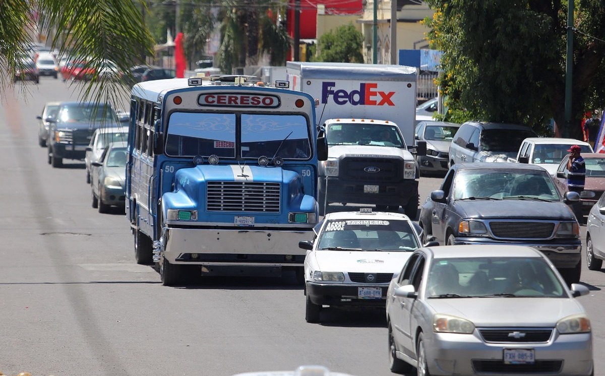 En Gómez Palacio, transportistas de ruta azul se manifiestan- Grupo Milenio