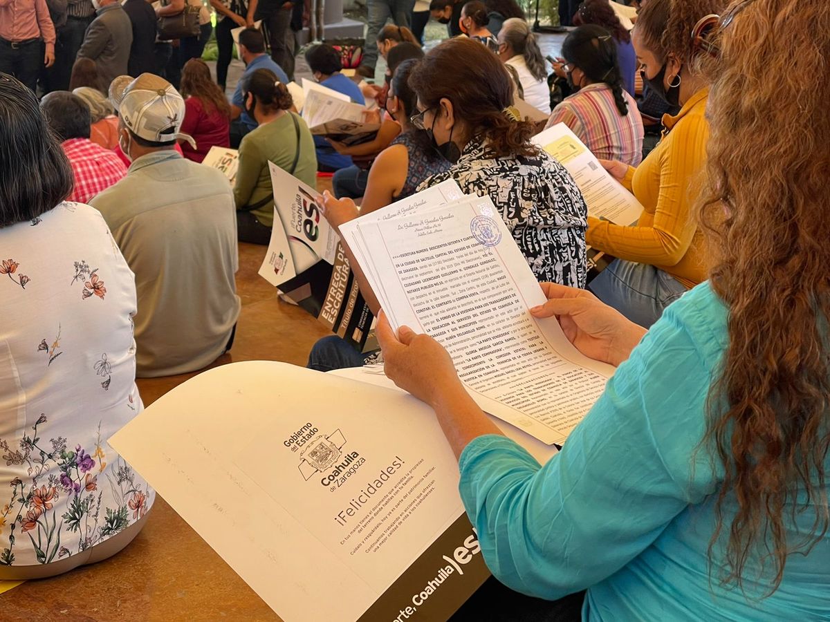 En total fueron entregadas 200 escrituras en la región sureste de Coahuila. | Especial