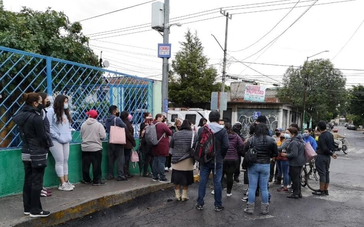 Los padres de familia solicitaron que la escuela regrese a las clases en línea. | Jorge Becerril