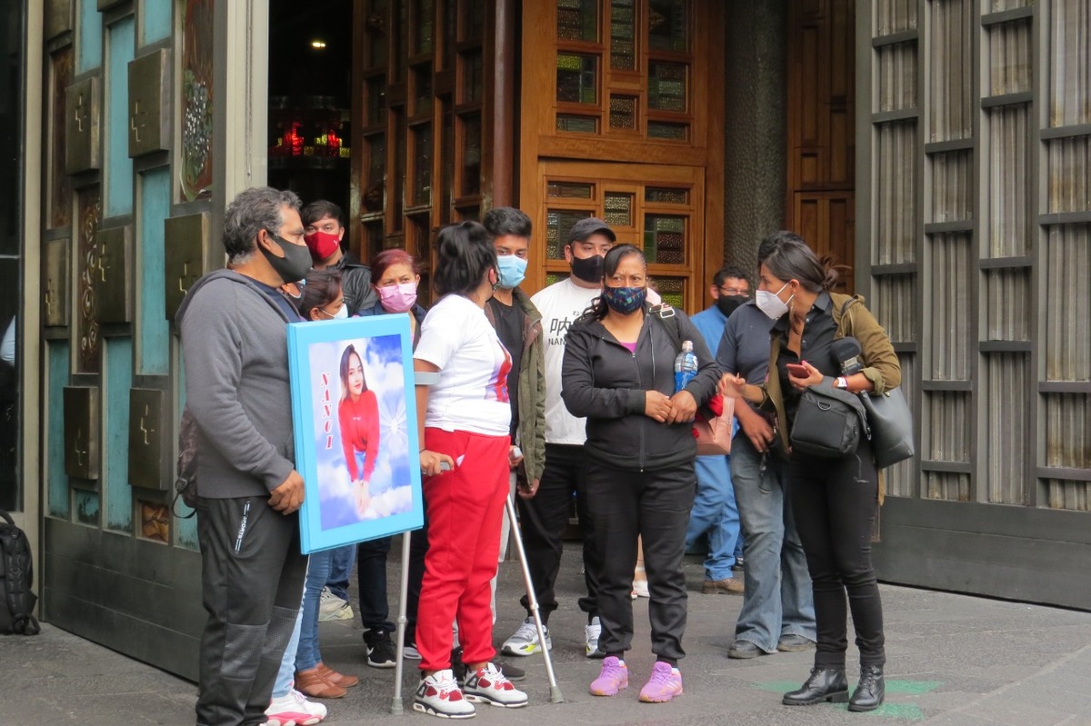 Pocos familiares asistieron a la misa. (Aarón Tagle)