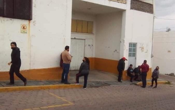 Policías municipales de Terrenate tomaron la presidencia municipal | Especial