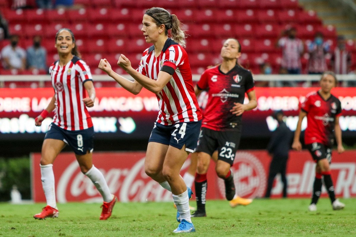Chivas se queda con el Clásico Tapatío Femenil (Imago7)