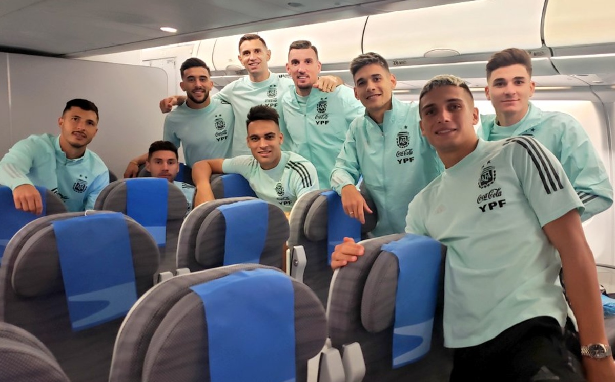Jugadores de Argentina regresan a su país tras polémica ante Brasil (Twitter @Argentina)