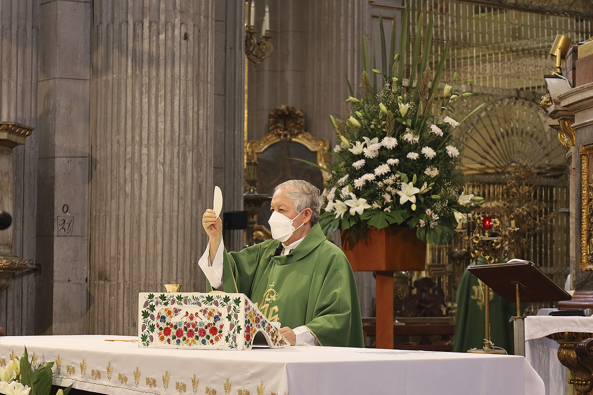 Arzobispo de Puebla, Víctor Sánchez Espinosa | Andrés Lobato