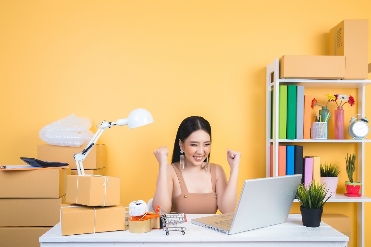 Cada vez más jóvenes encuentran en las redes sociales una posibilidad de tener ingresos. (freepik.es)