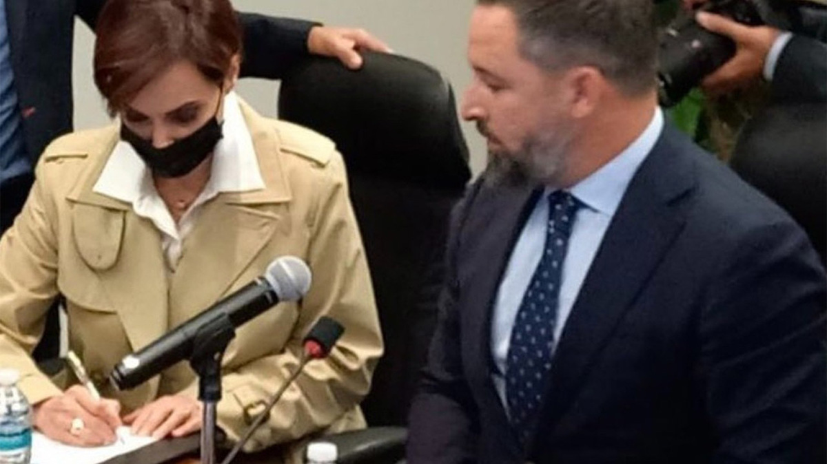 Lilly Téllez se disculpa por reunirse con líder de VOX