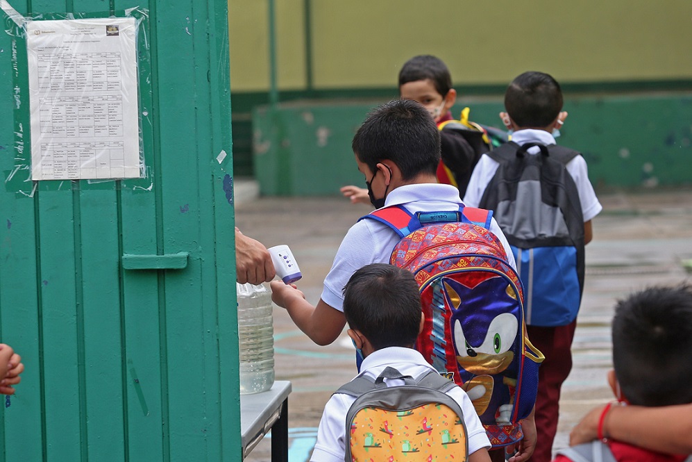 Regreso a clases en Jalisco (Fernando Carranza)