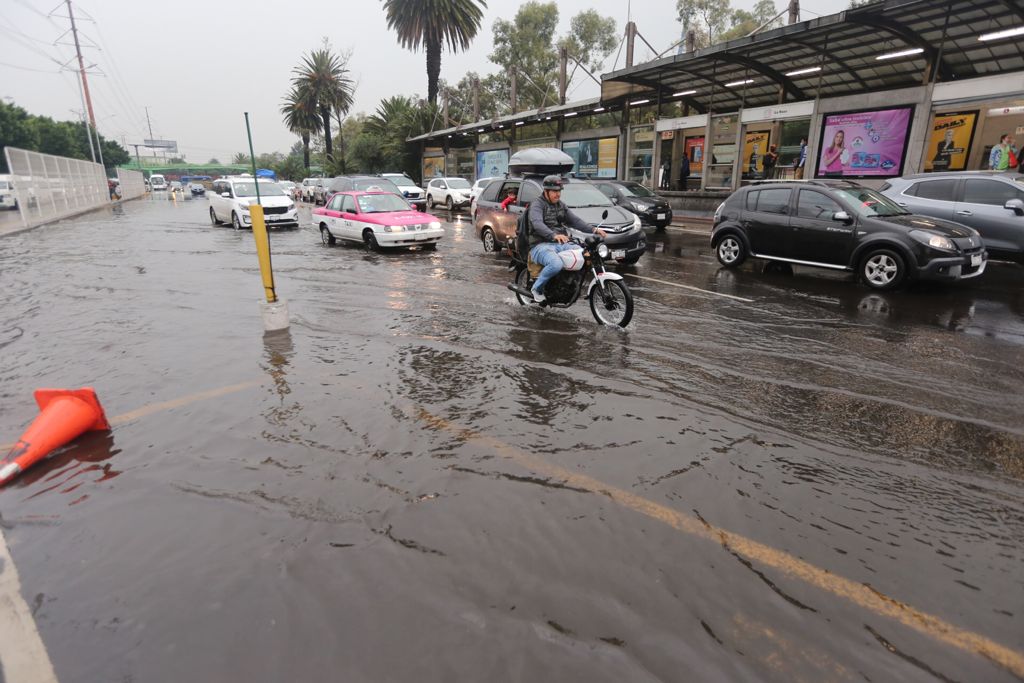 Grandes charcos por lluvias en la CdMx. | Jorge Carballo
