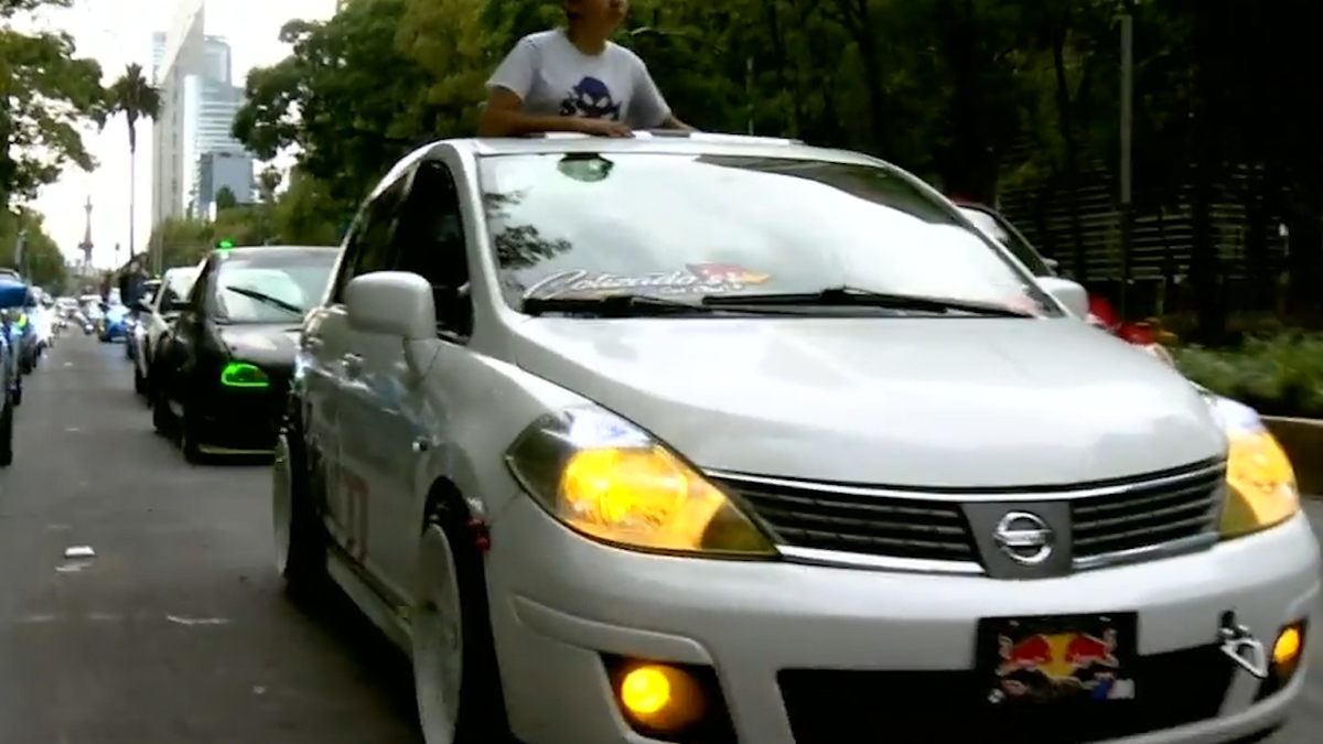 Motores, velocidades y diseños: así fue la rodada de autos modificados en CdMx