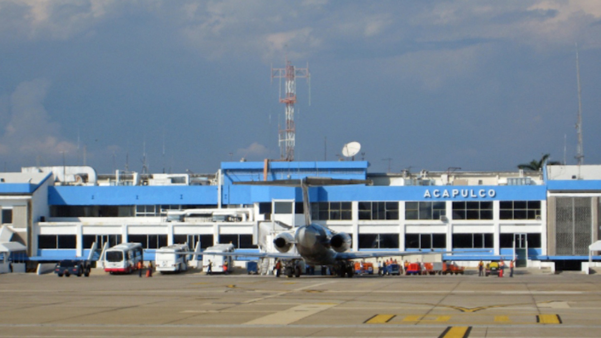 Aeropuerto de Acapulco suspende operaciones tras sismo; presenta daños menores