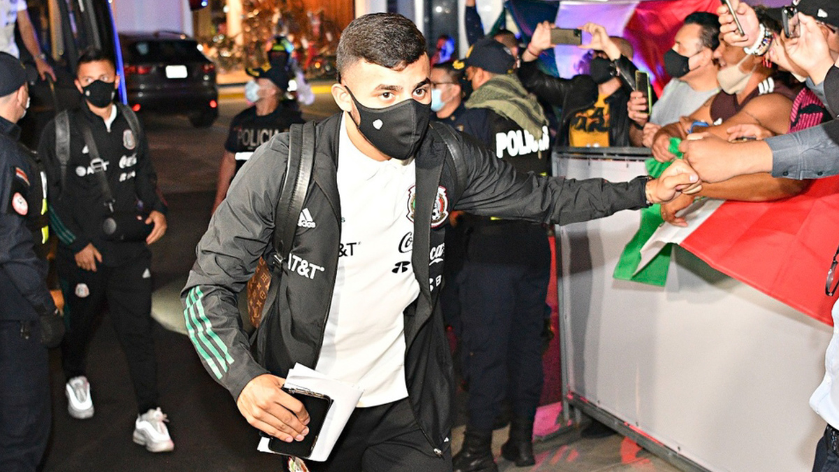 Alexis Vega abandona concentración del Tri y regresa a Guadalajara