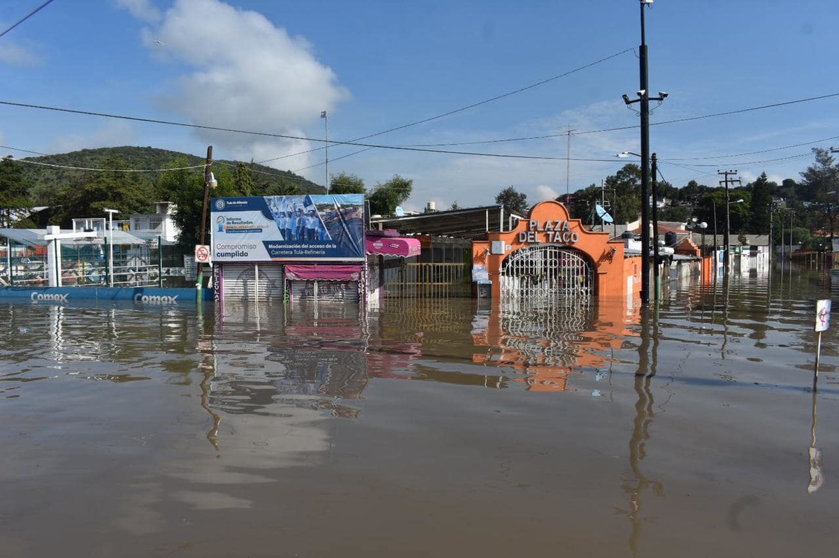 Calles de Tula todavía registran niveles de agua considerables a un día de la inundación. (