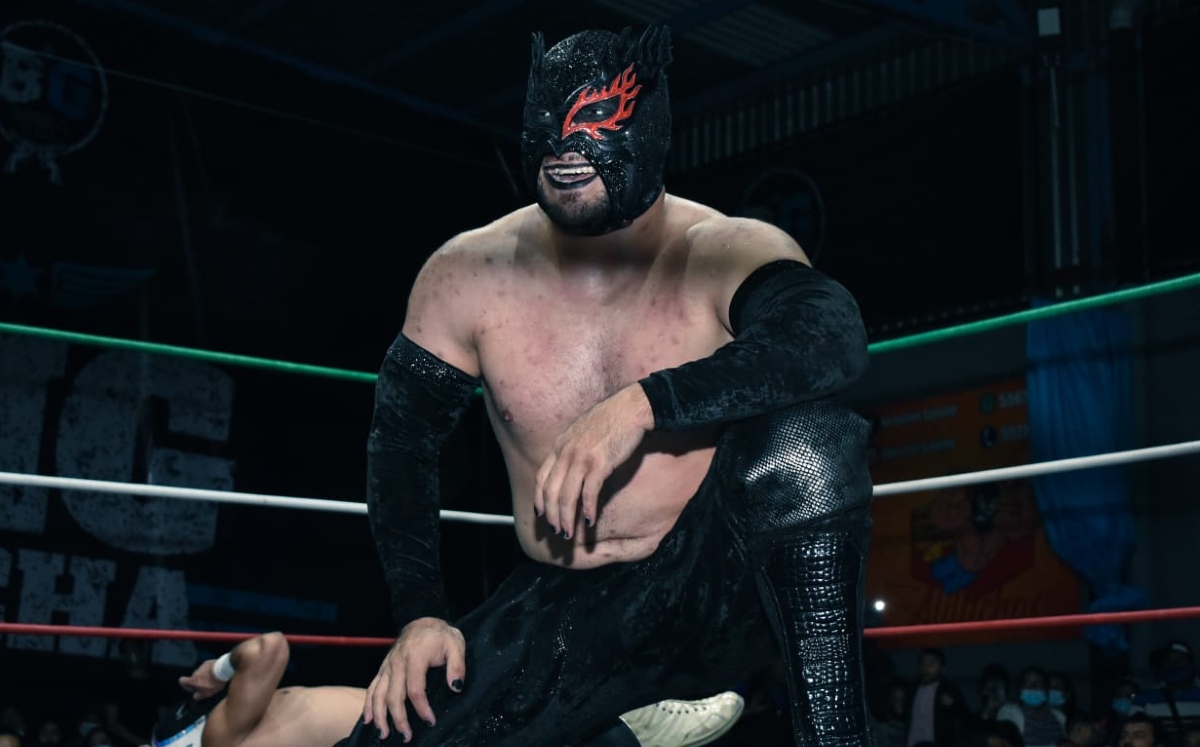 Flamita, luchador que antes peleaba como Octagón Jr. (Big Lucha)